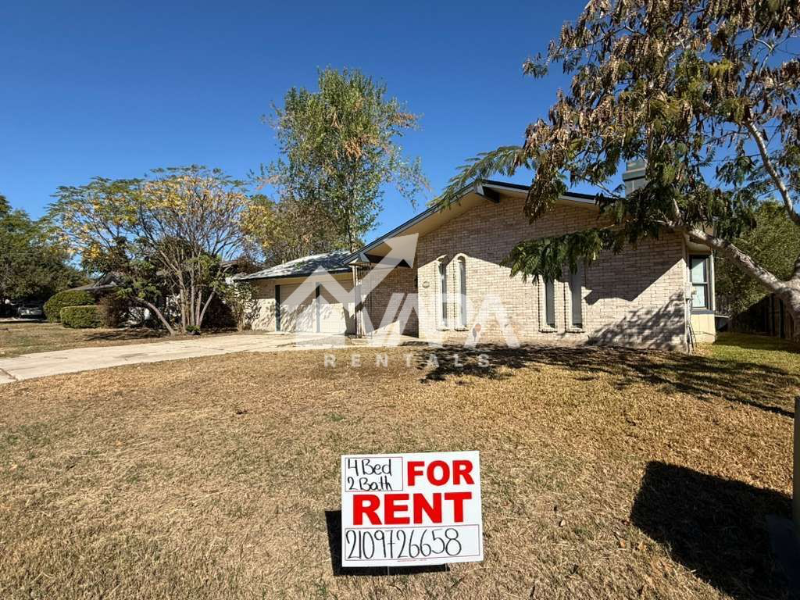 302 Kingsman St - Photo 2 of 17