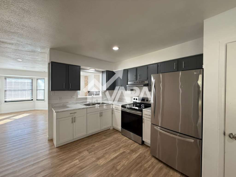 302 Kingsman St - Photo 5 of 17