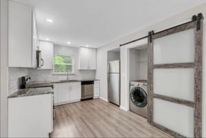 featured image of 606 W 4th St