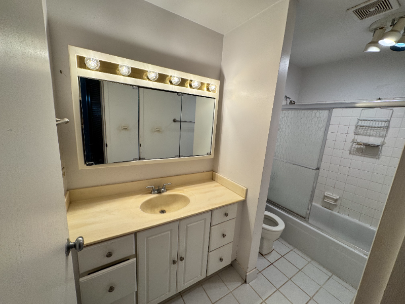 6139 Knoll Wood Rd - Photo 4 of 9