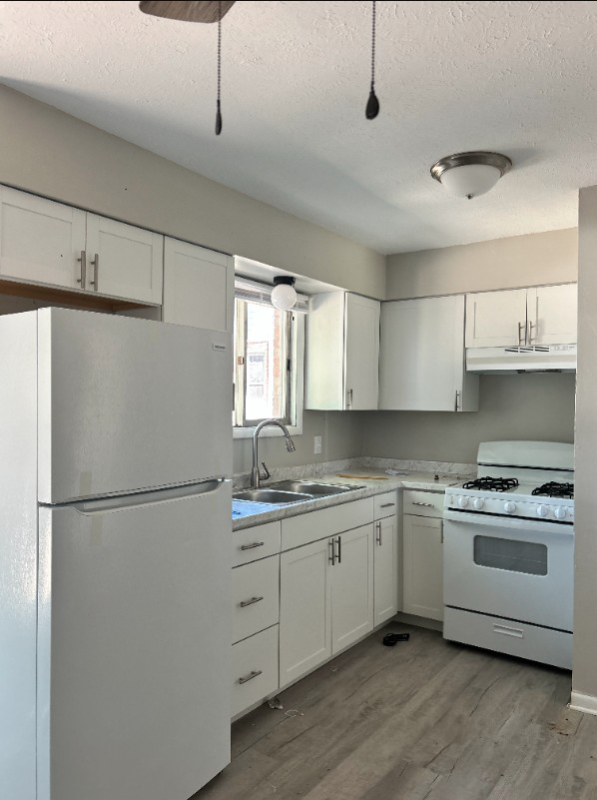 327 Pershing Ave Ne #327 - Photo 2 of 8