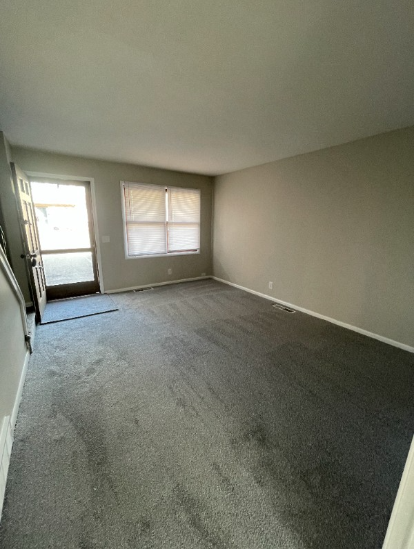 327 Pershing Ave Ne #327 - Photo 3 of 8