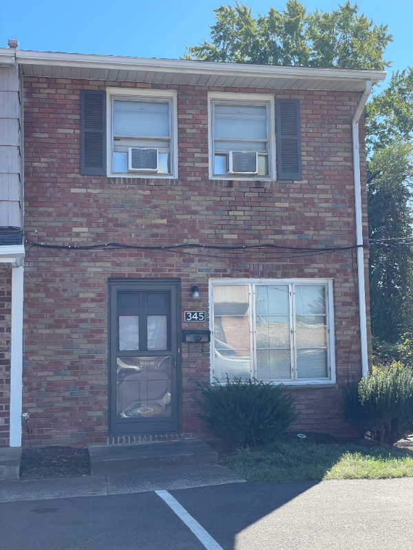 327 Pershing Ave Ne #327 - Photo 5 of 8