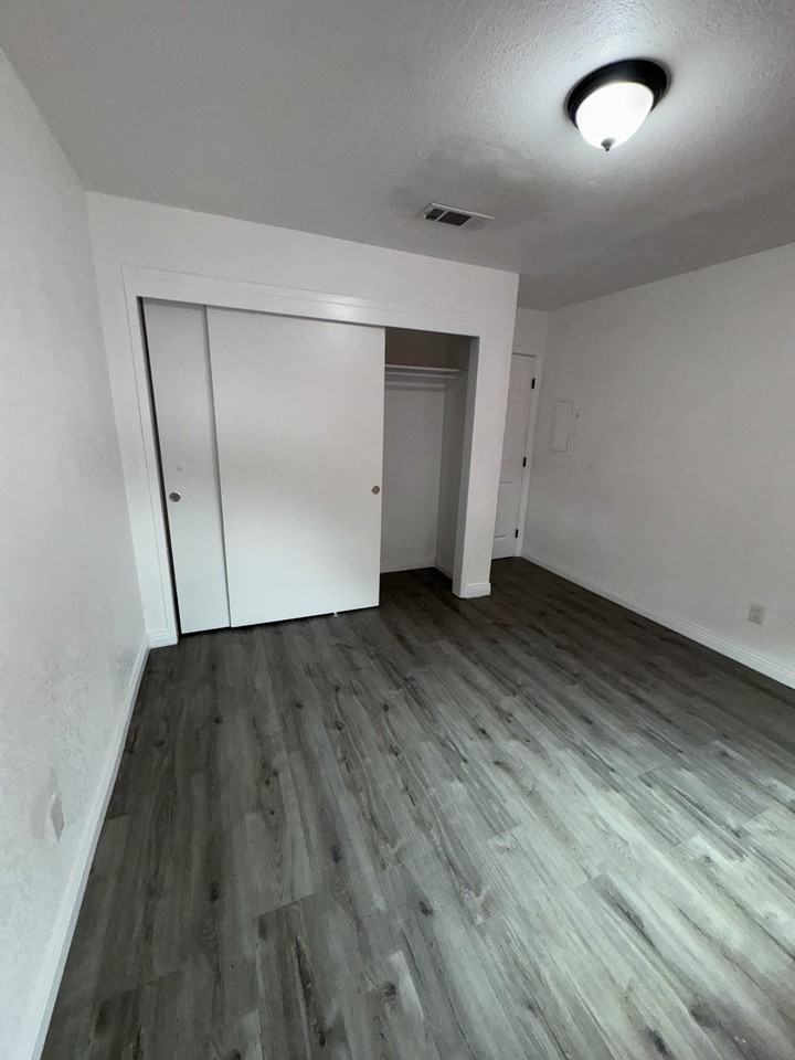 222 Moneta Ave #B - Photo 3 of 4