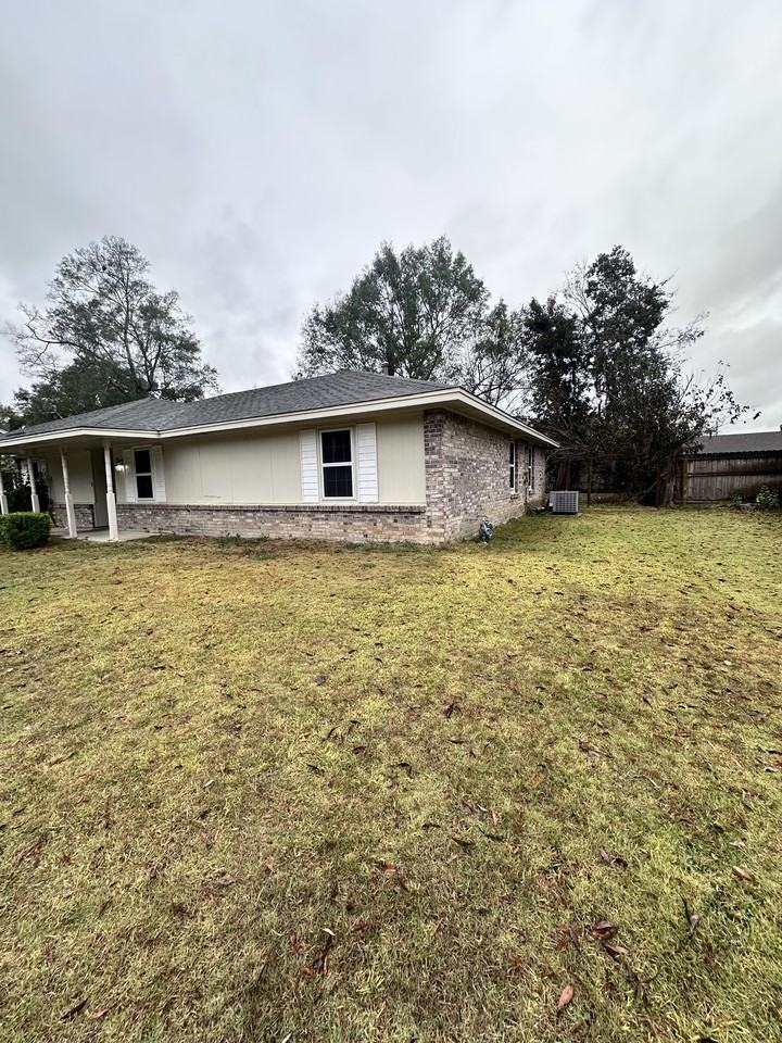 761 Spring Valley Rd #NA - Photo 2 of 3