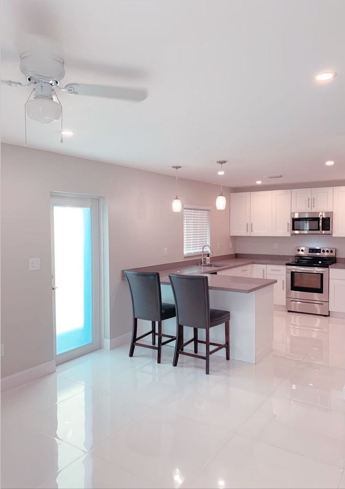 2852 Sw 36th Ave #NA - Photo 2 of 17