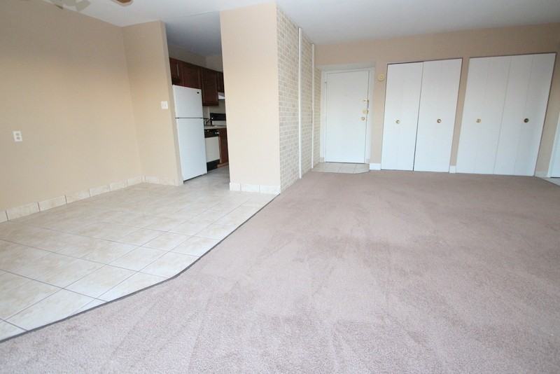 COLONIAL ARMS APARTMENTS -- 009 - Photo 4 of 50