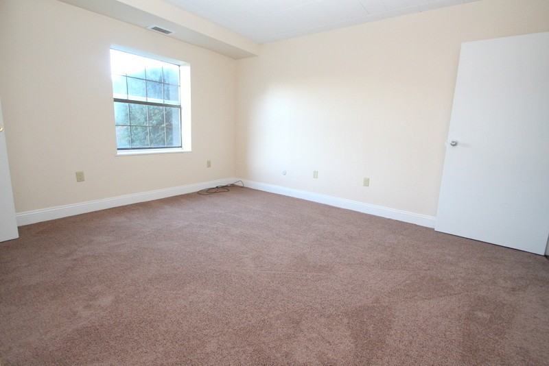 COLONIAL ARMS APARTMENTS -- 009 - Photo 6 of 50