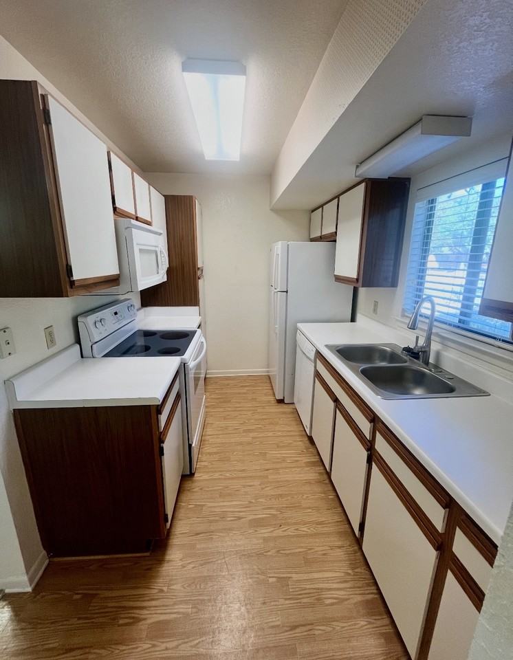 728 West San Antonio Street - Photo 2 of 50