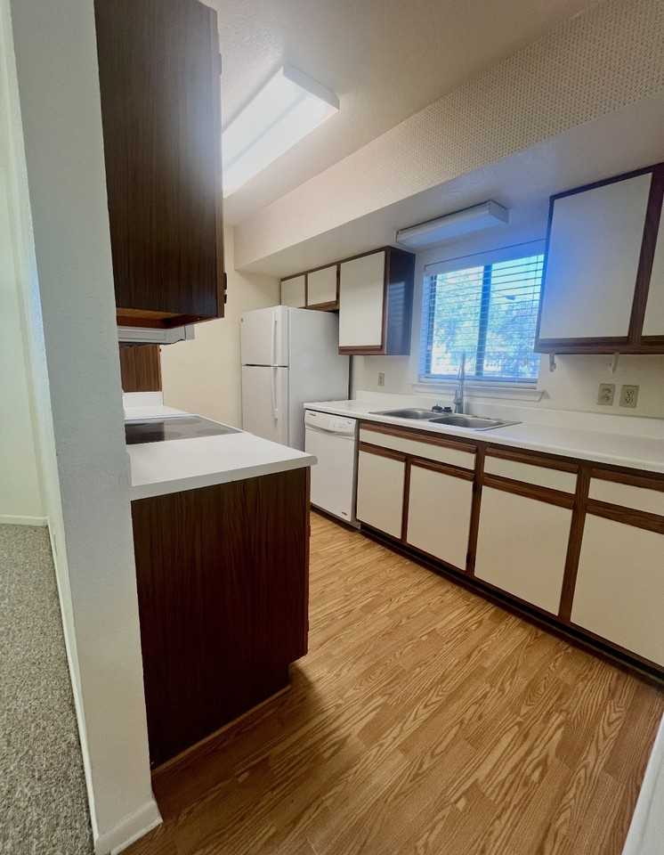 728 West San Antonio Street - Photo 3 of 50