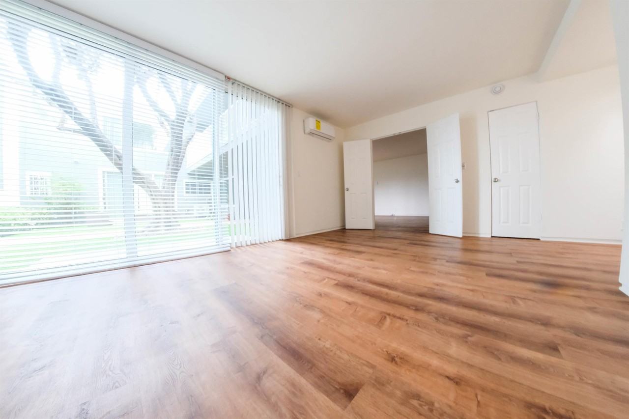 7758 West 91st Street - Photo 6 of 28