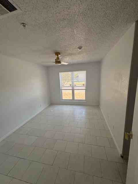 518 NORTH 8TH STREET - Photo 3 of 11