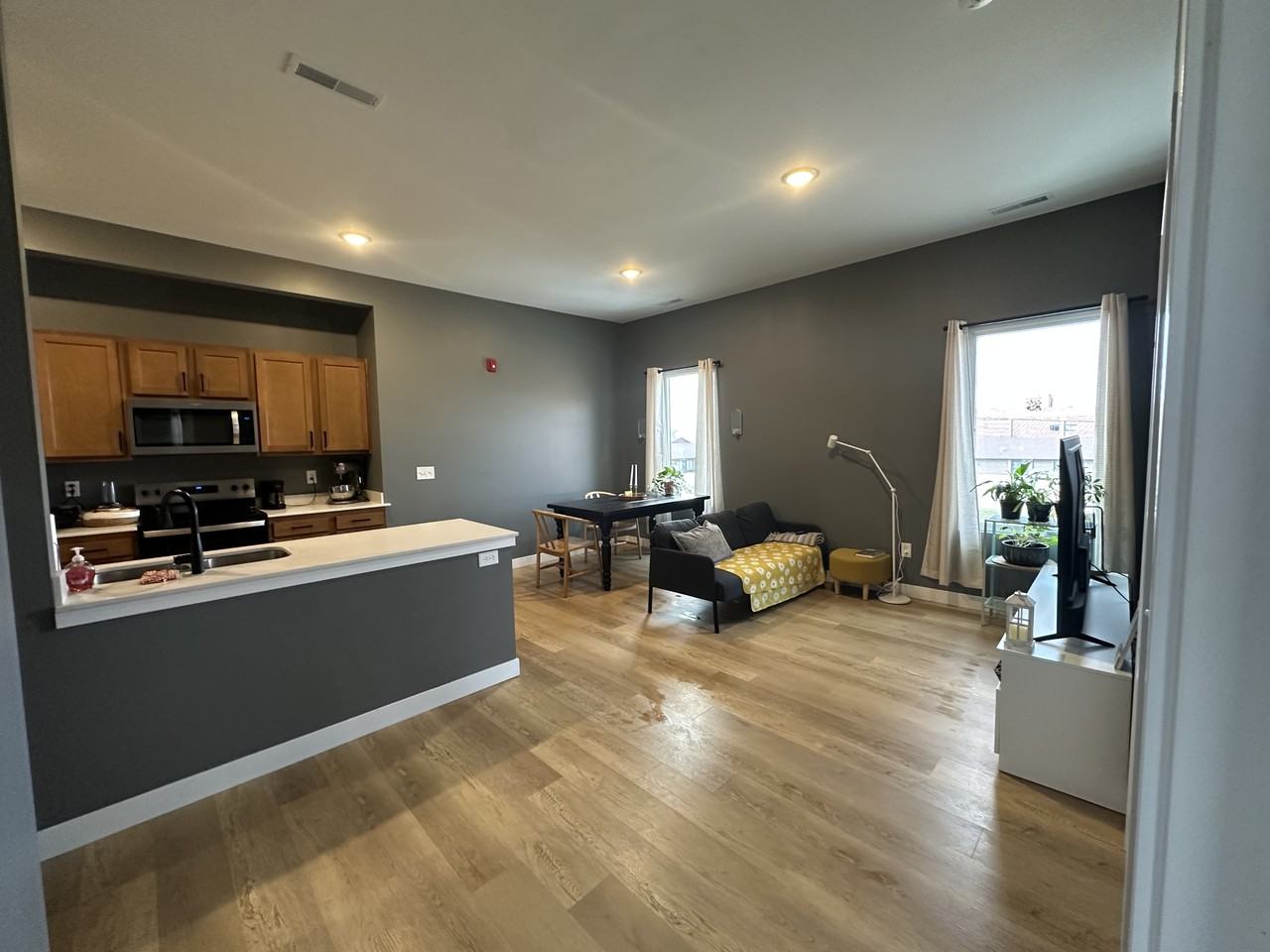 317 South Anderson Street - Photo 4 of 29