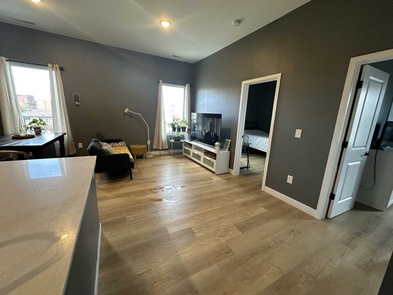 317 South Anderson Street - Photo 5 of 29