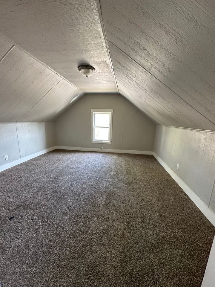 3221 Trowbridge Ave - Photo 4 of 11