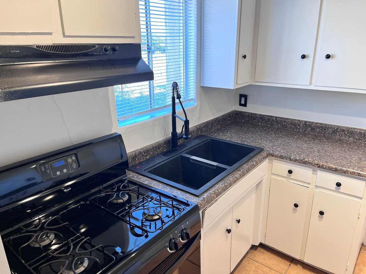 1625 N Camilla Blvd - Photo 4 of 28