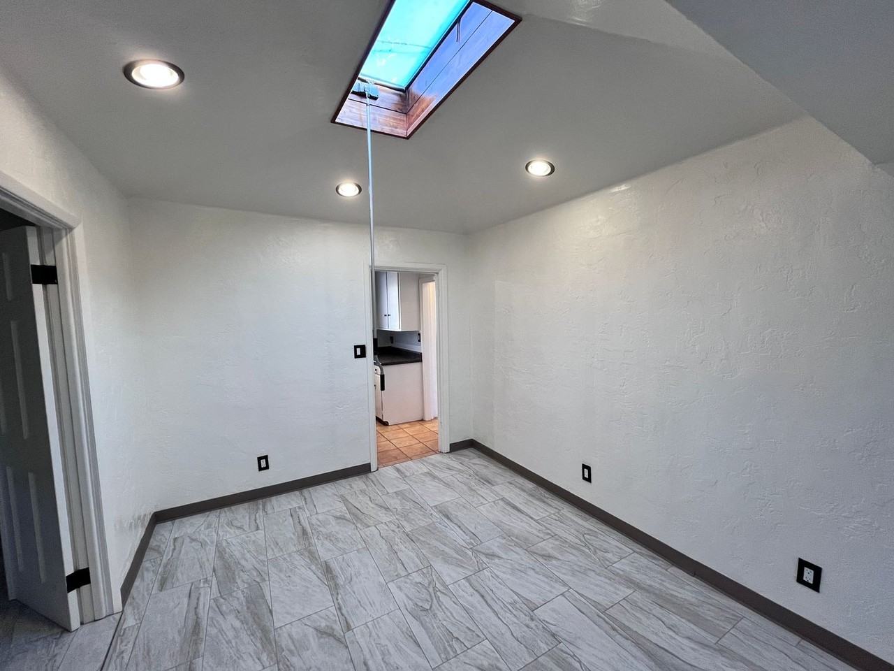 1625 N Camilla Blvd - Photo 5 of 28