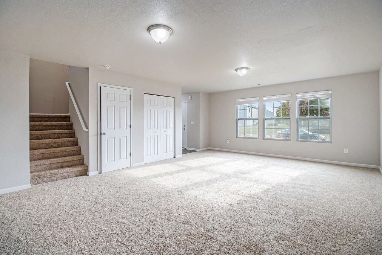 103 Grandview - Photo 3 of 28