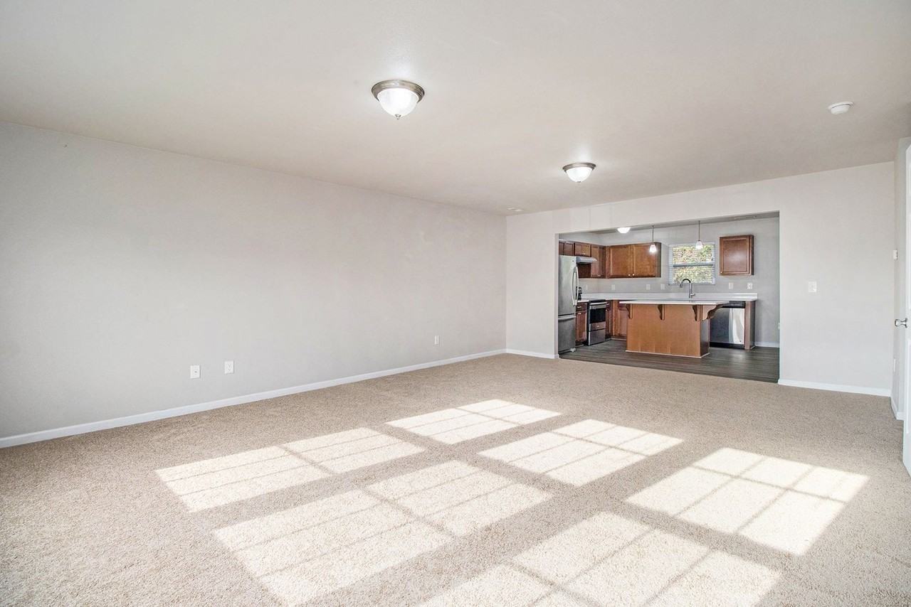 103 Grandview - Photo 4 of 28