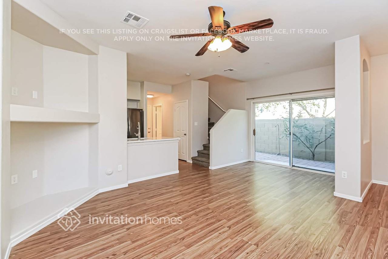 1525 S Avocet St - Photo 2 of 16