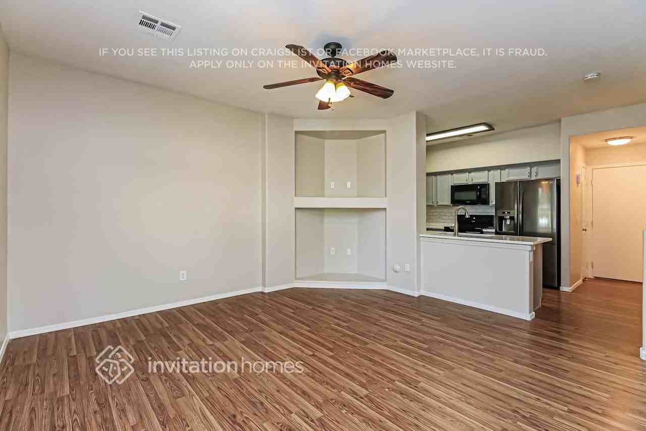 1525 S Avocet St - Photo 3 of 16