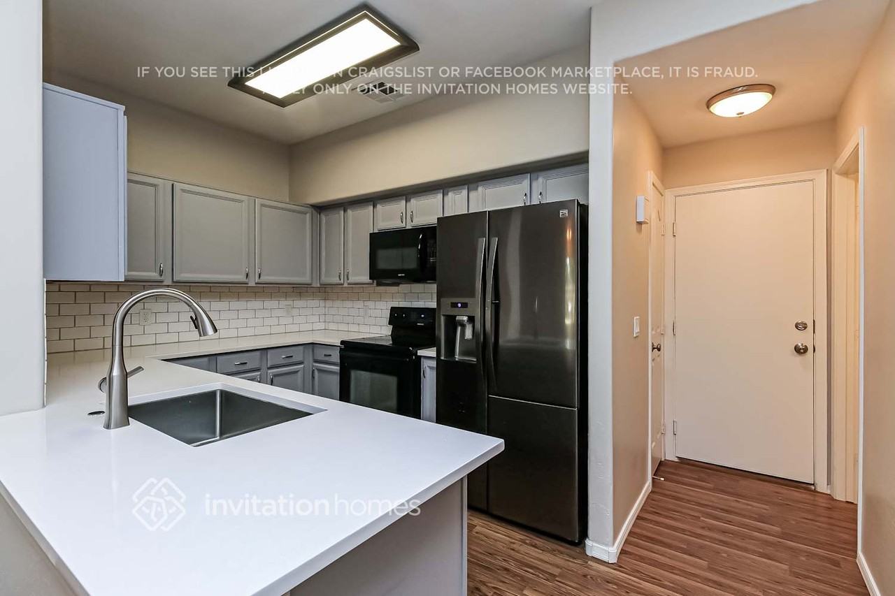 1525 S Avocet St - Photo 4 of 16