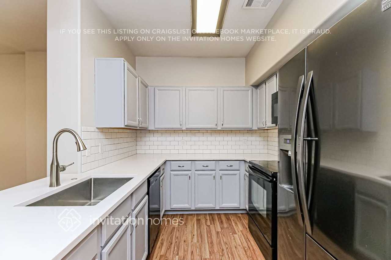 1525 S Avocet St - Photo 5 of 16