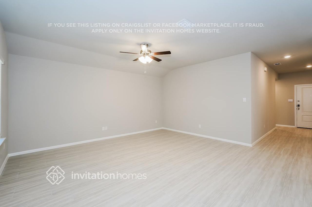 224 Blanco Dr - Photo 3 of 17