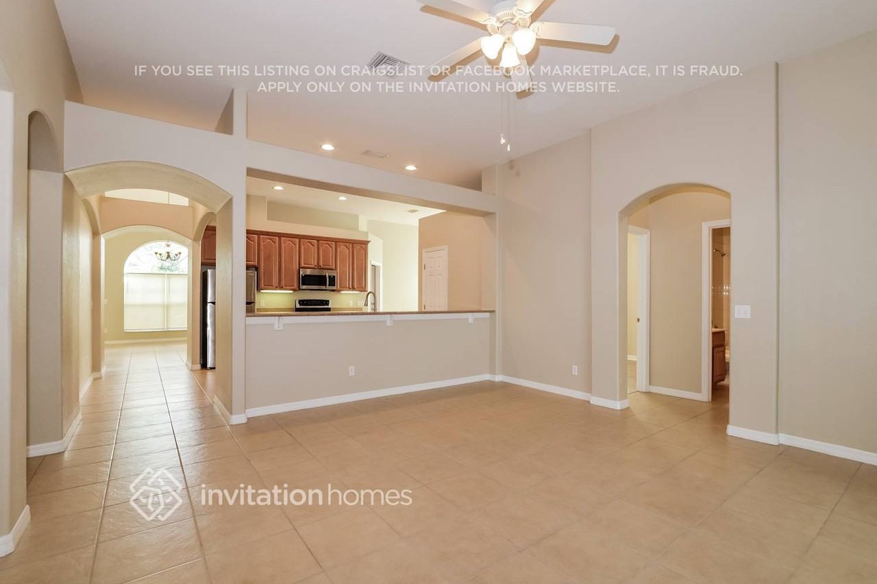 204 Towerview Dr E - Photo 6 of 17