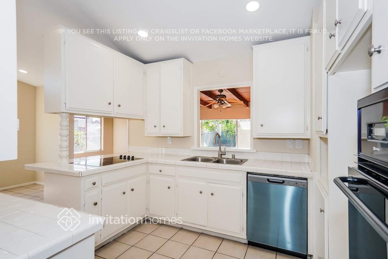 1135 Erica Street - Photo 7 of 17