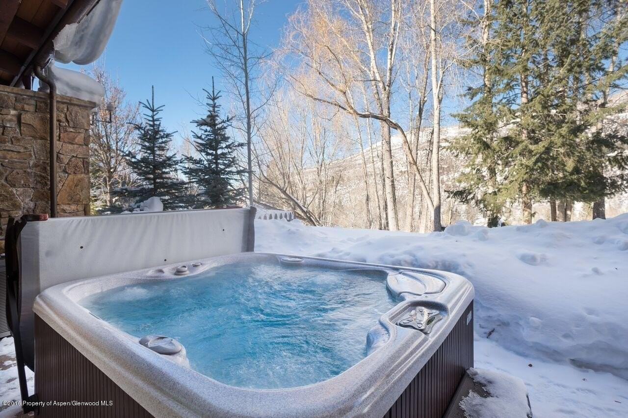 1232 Mountain View Dr Unit B #B - Photo 4 of 35