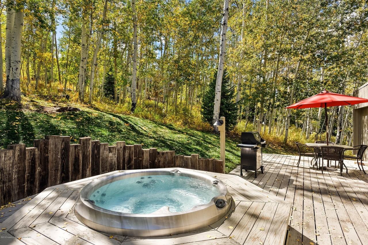 2076 Faraway Rd - Photo 3 of 21