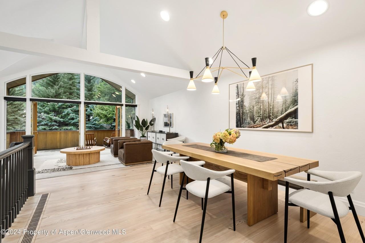 421 West End Street - Photo 6 of 39