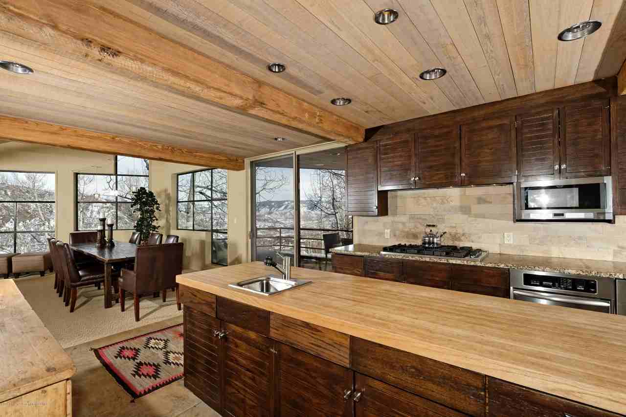 431 Edgewood Ln - Photo 6 of 50