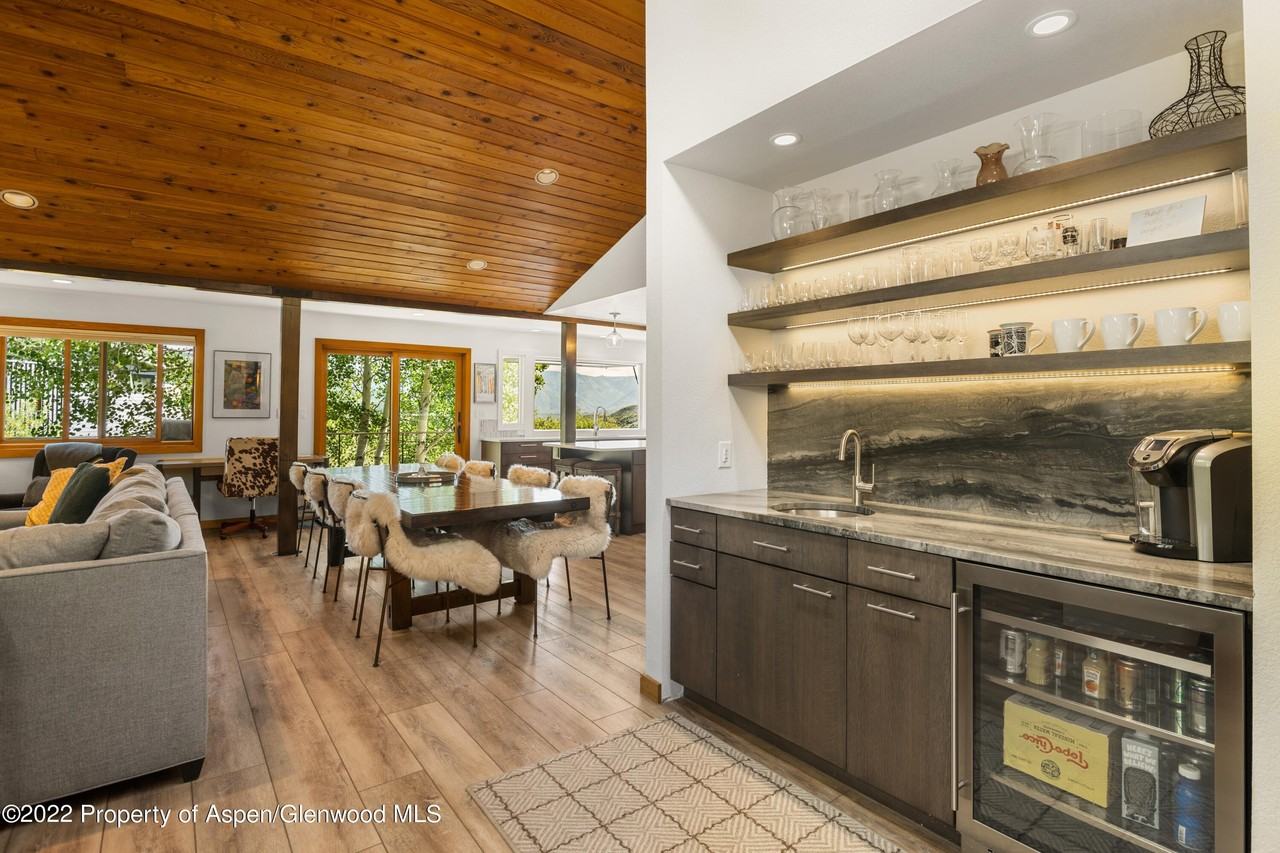 144 Meadow Rd - Photo 5 of 25