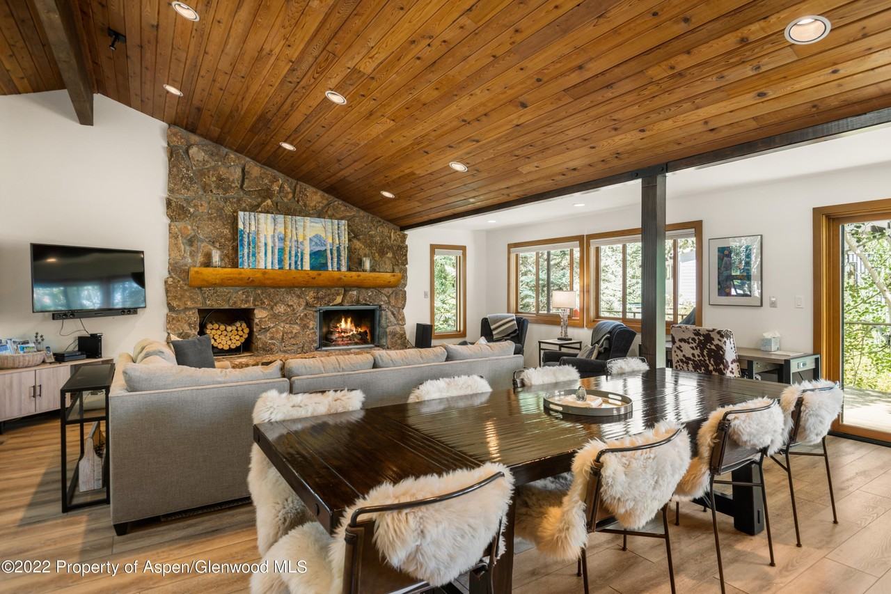 144 Meadow Rd - Photo 6 of 25