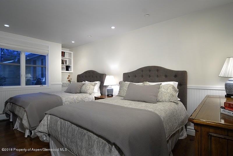 717 W Francis St - Photo 5 of 12