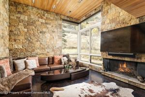 featured image of 800 South Monarch Street #4