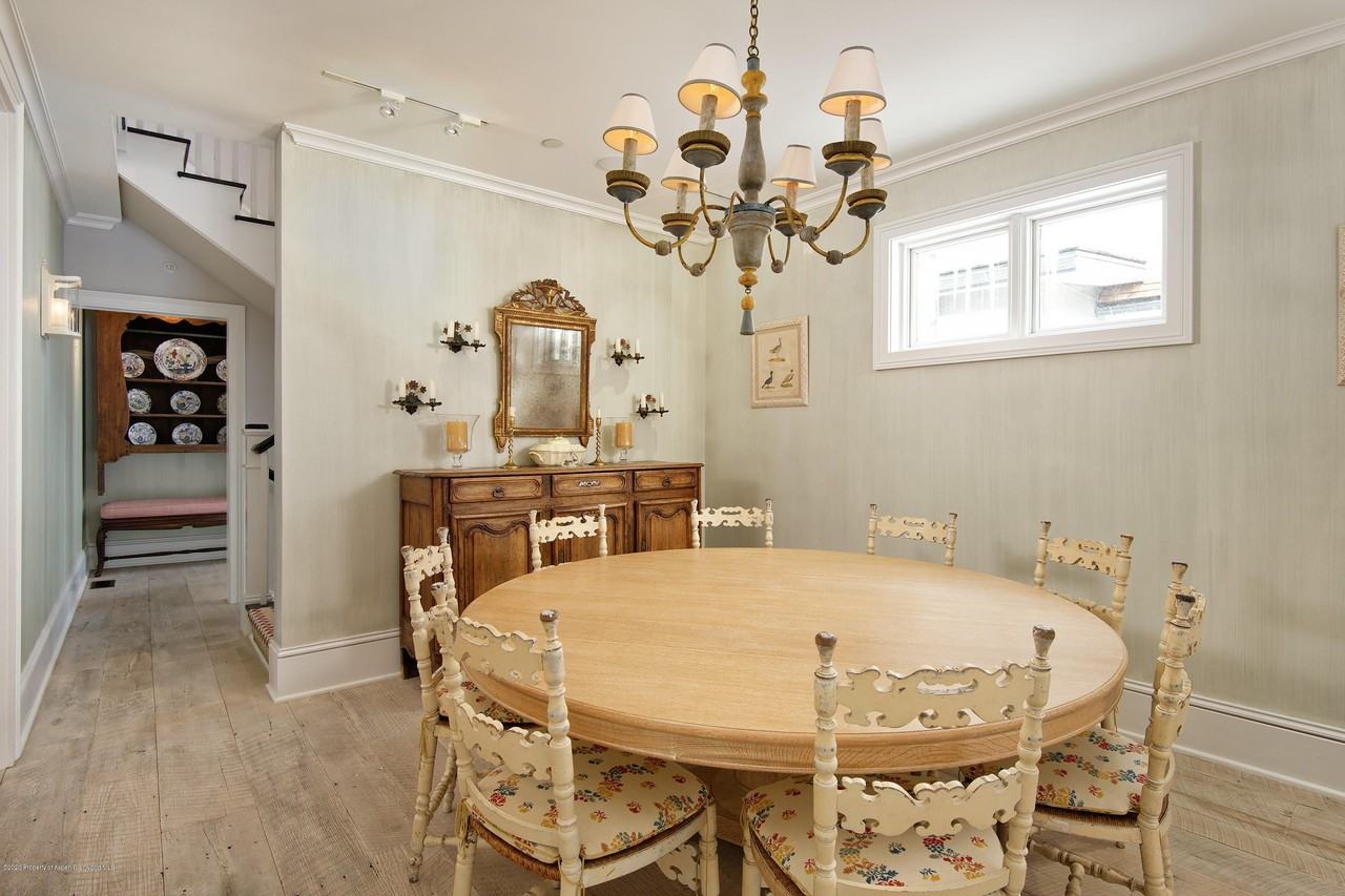 716 West Francis Street - Photo 7 of 26