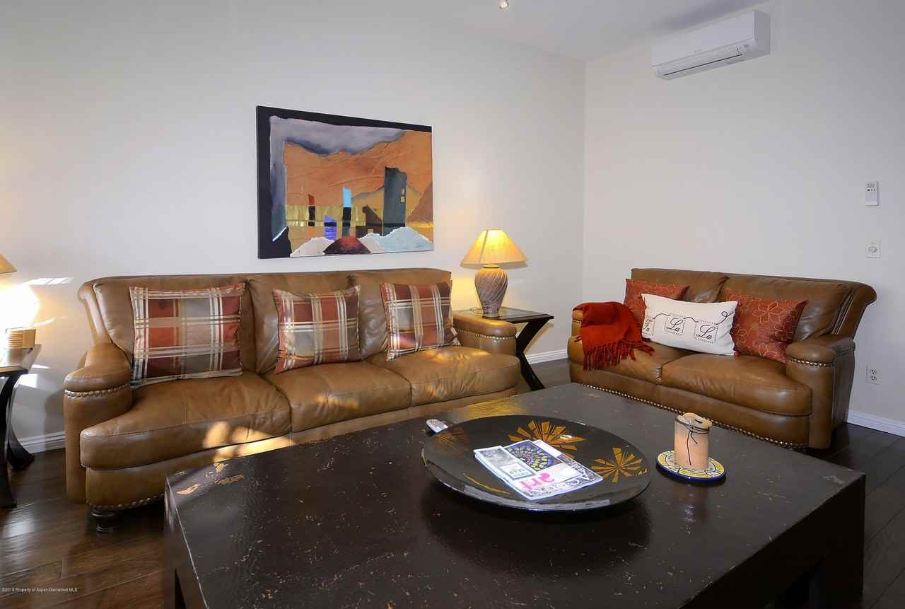 814 E Cooper Ave - Photo 2 of 15