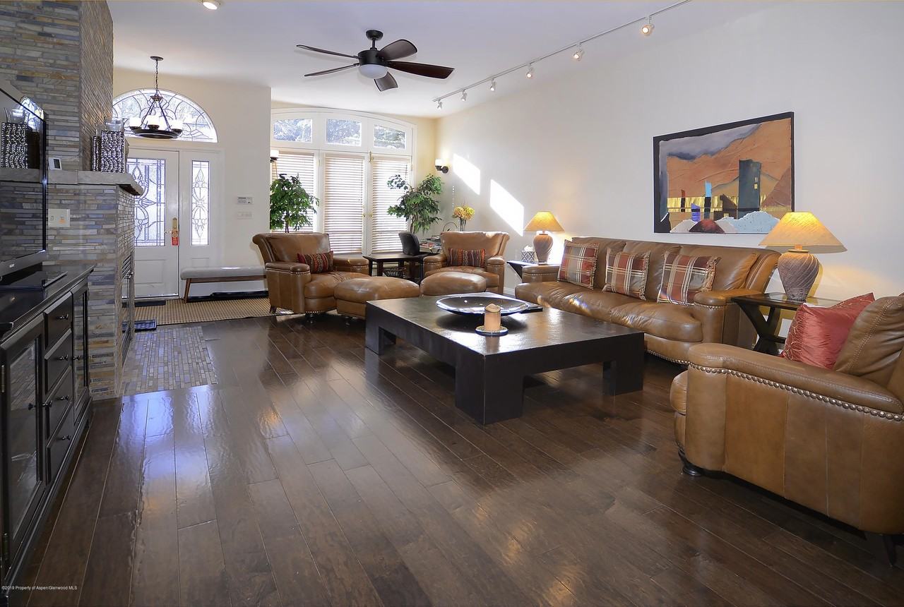 814 E Cooper Ave - Photo 3 of 15