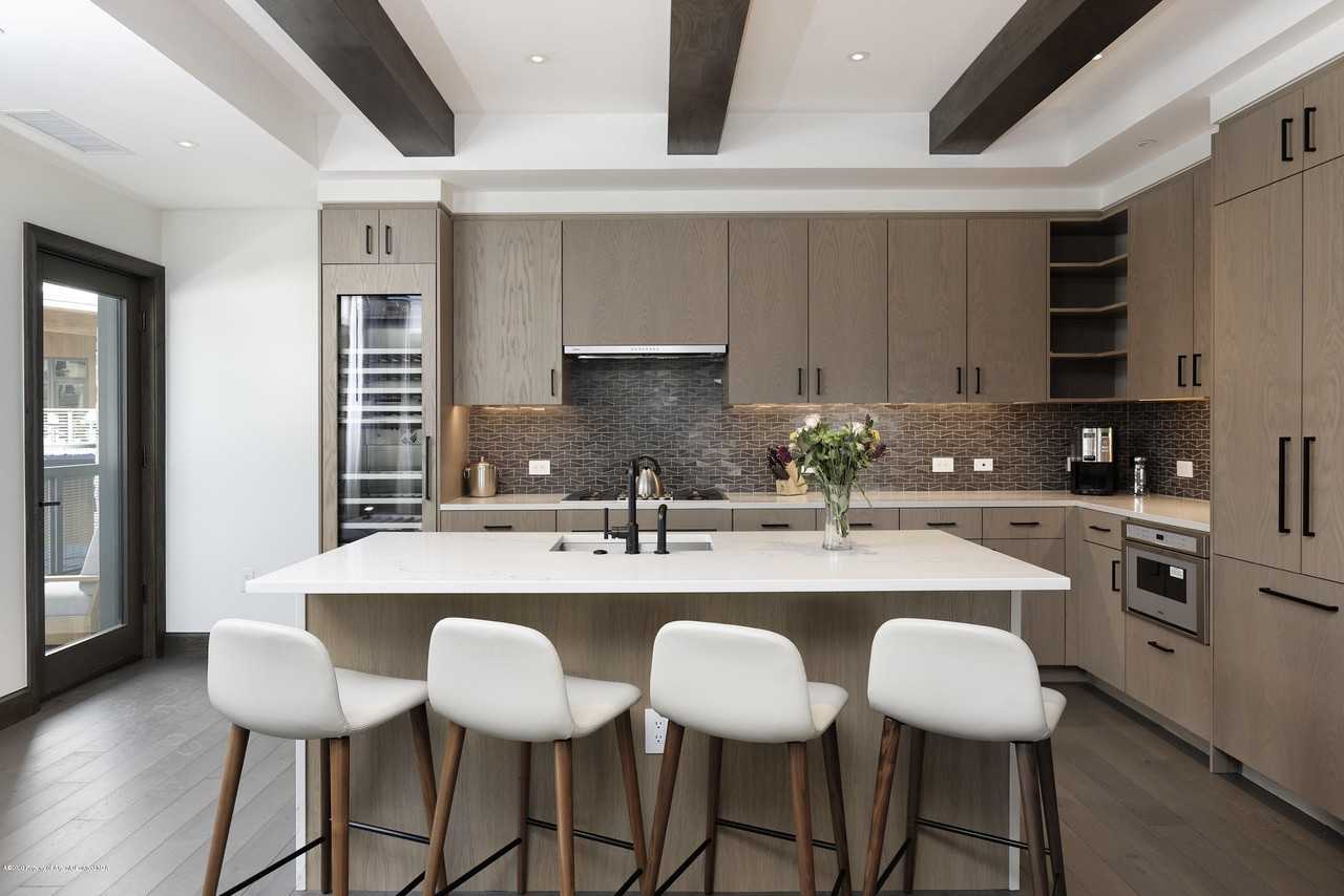 61 Wood Rd Unit 233 #233 - Photo 7 of 36