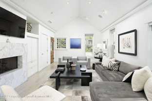 533 W Francis St - Photo 1 of 1