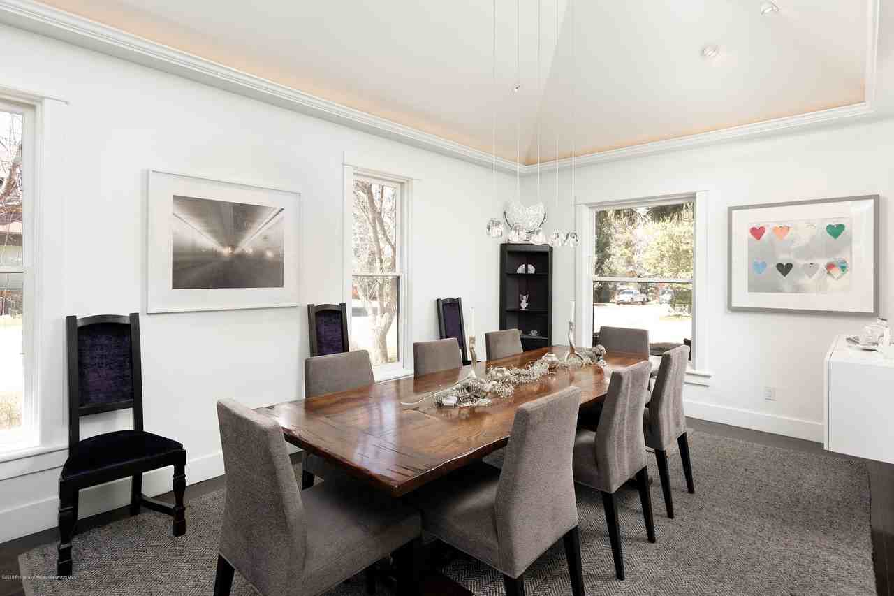 533 W Francis St - Photo 7 of 29