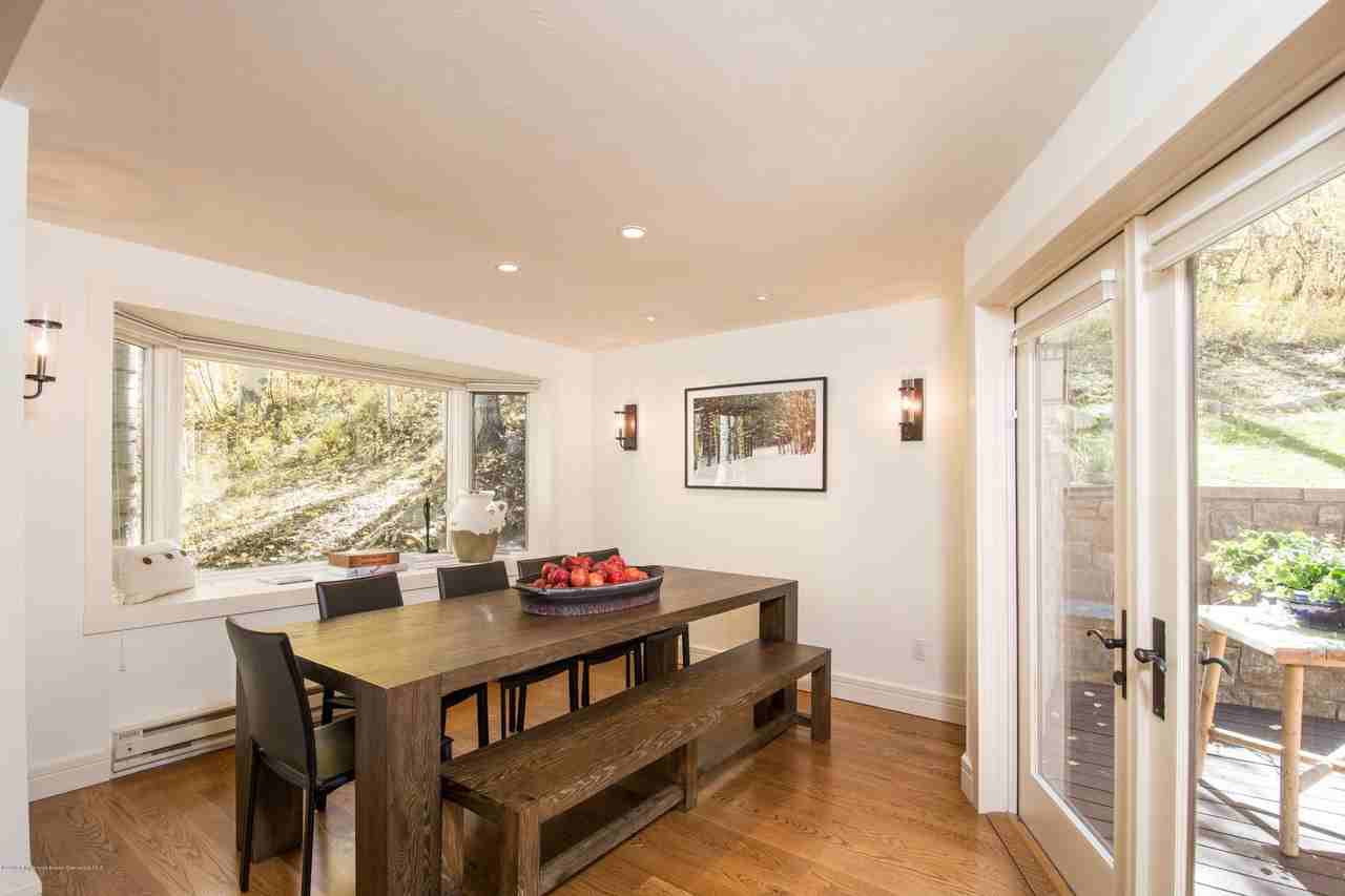 623 Faraway Rd - Photo 5 of 30