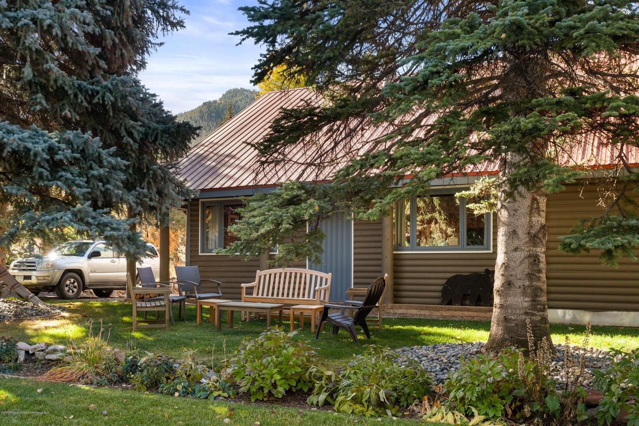 129 E Hopkins Ave - Photo 2 of 35