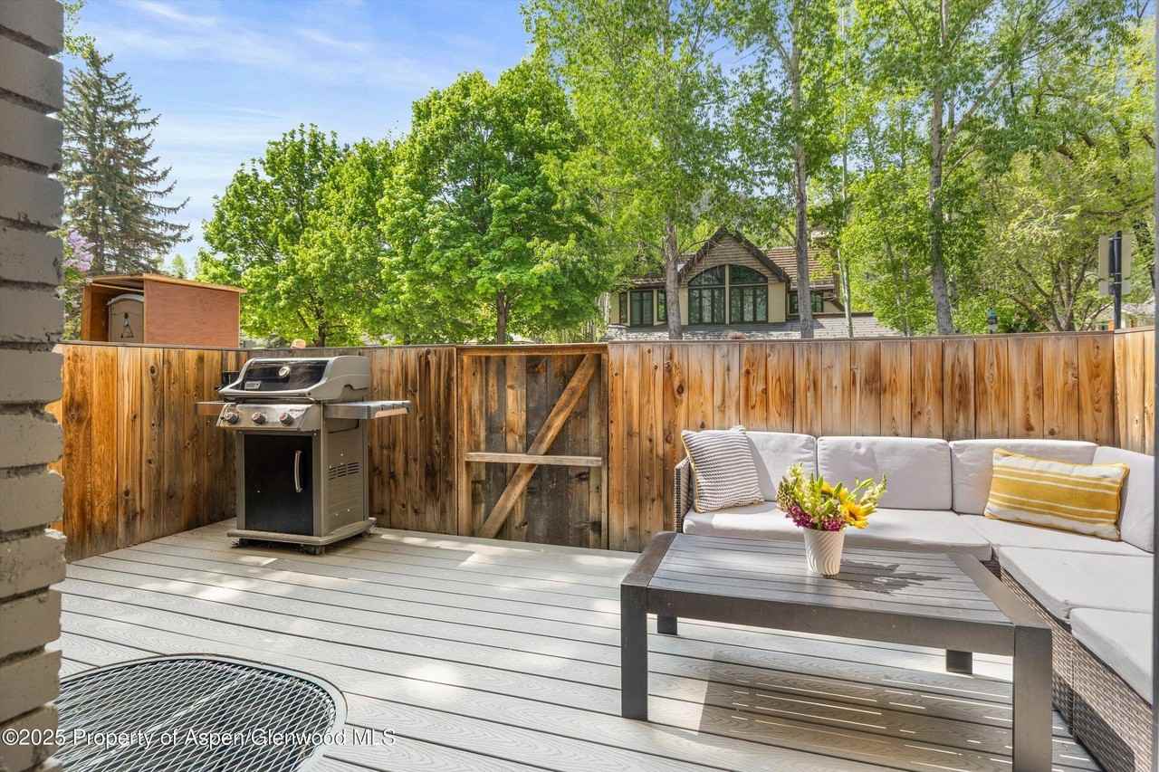 250 South Original Street #B - Photo 4 of 19