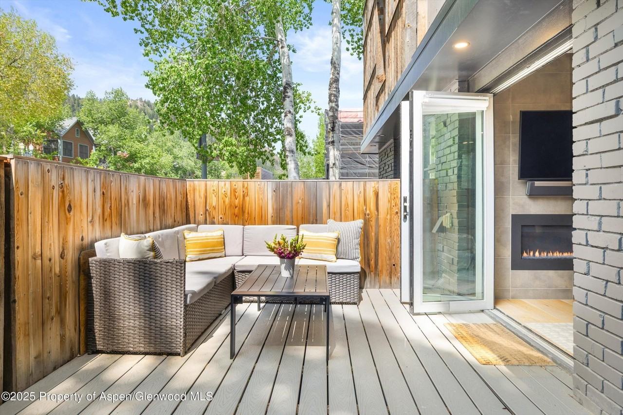 250 South Original Street #B - Photo 5 of 19