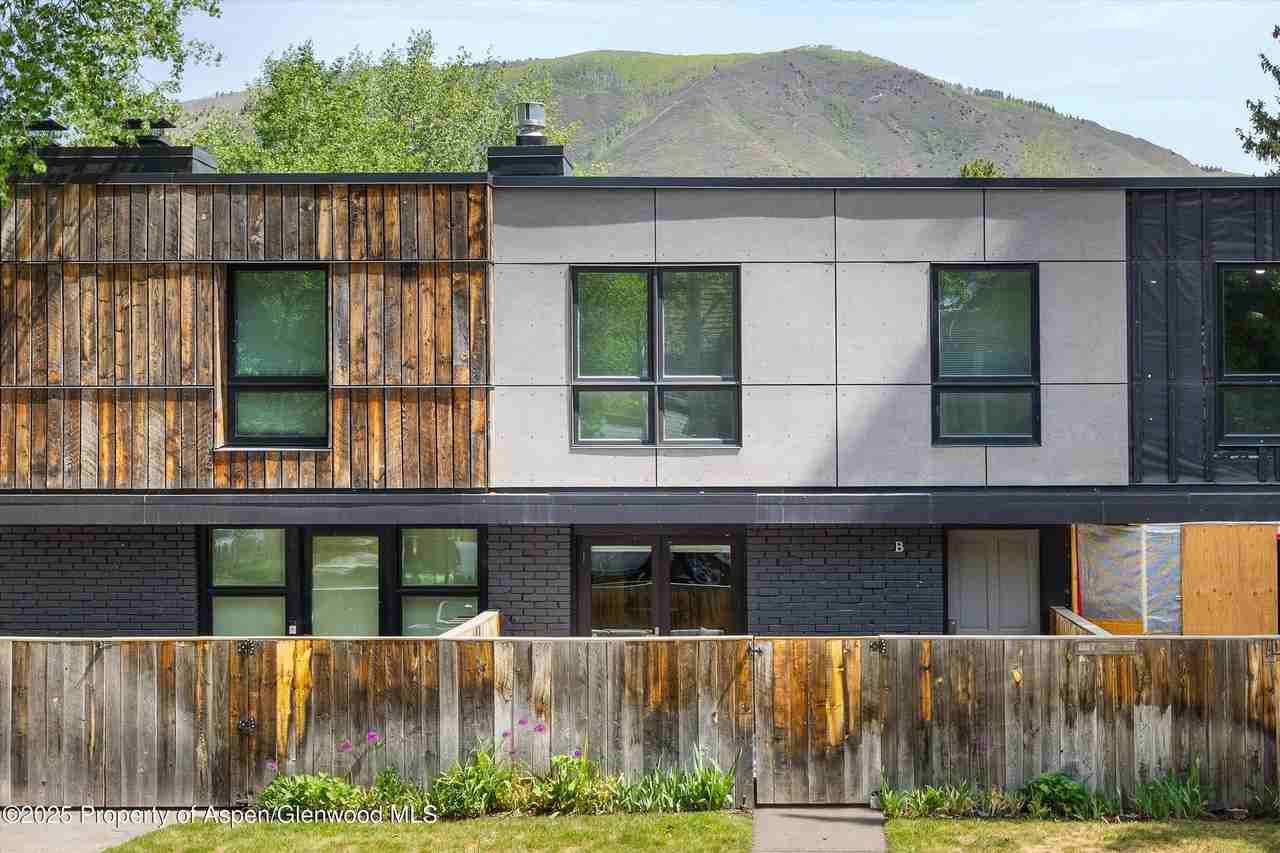 250 South Original Street #B - Photo 7 of 19