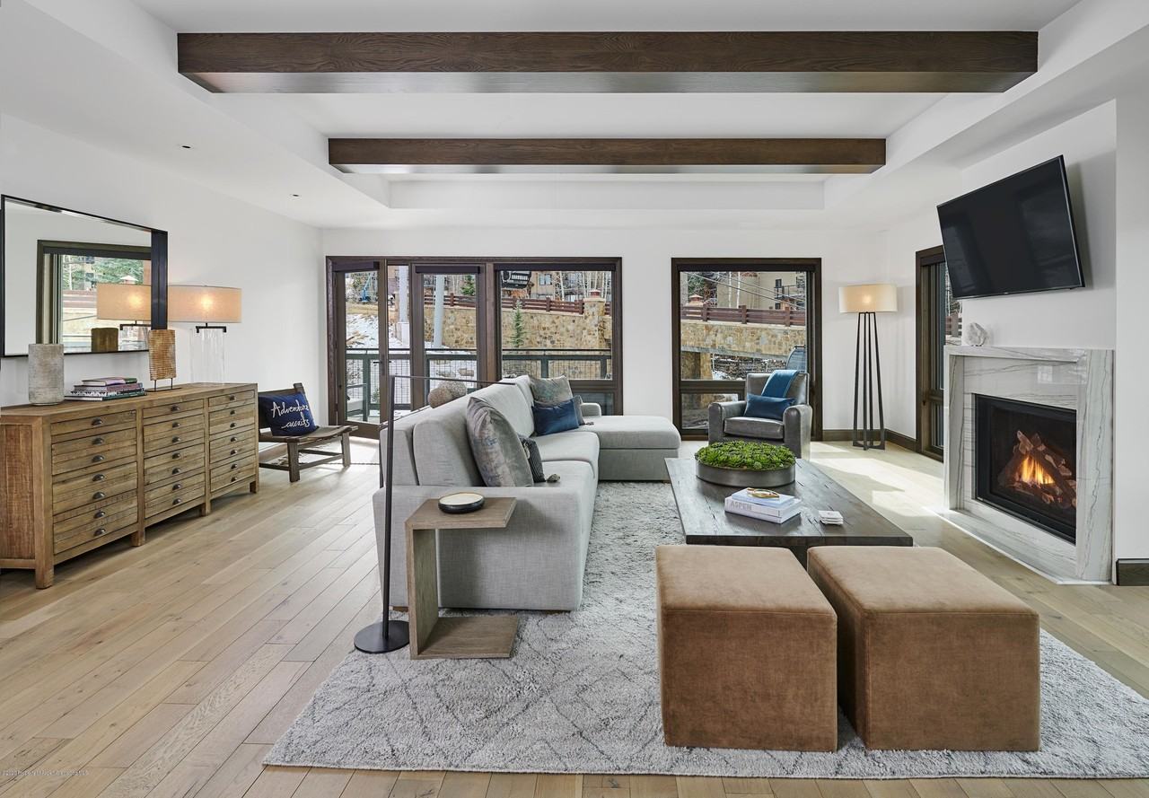 65 Wood Rd Unit 433 #433 - Photo 3 of 27